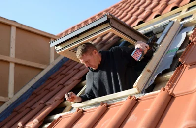 Pose de fenêtres de toit Velux à Roquecor